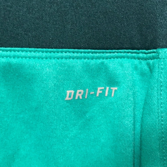 Green Nike Skort Skirt Shorts - Picture 4 of 8